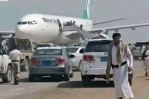 لحظه بازگشت خلبان شجاع ایرباس محاصره شکن از یمن