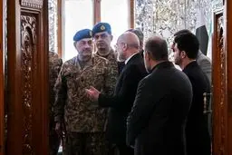 چرا عاصم منیر با لباسِ نظامی به تهران آمد؟