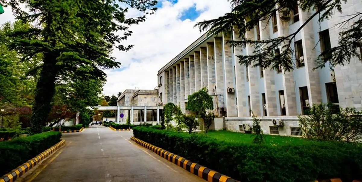 دختر سفیر افغانستان در پاکستان از بند آدم‌ربایان آزاد شد