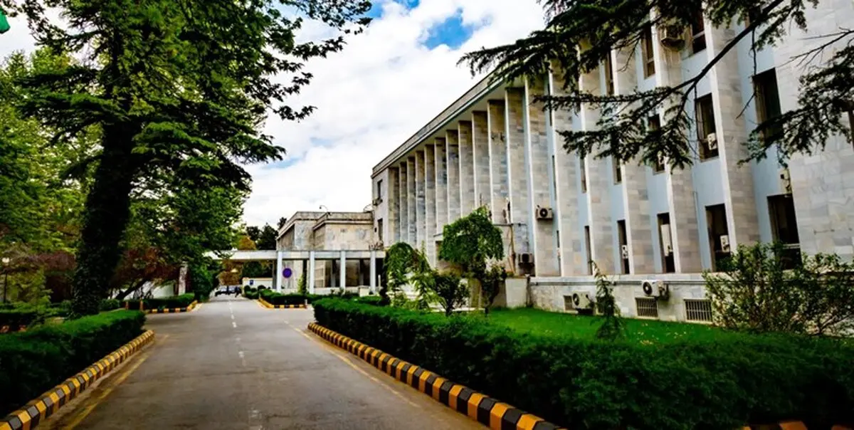 دختر سفیر افغانستان در پاکستان از بند آدم‌ربایان آزاد شد