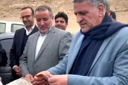 اقدام عجیب نماینده شاهرود:توزیع کارت هدیه بین روستائیان در سال انتخابات