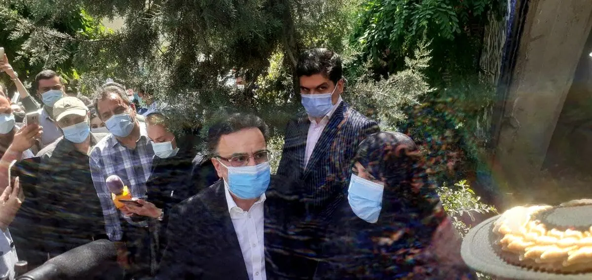 تاج‌زاده: با بستن دهان منتقدان مخالفم 