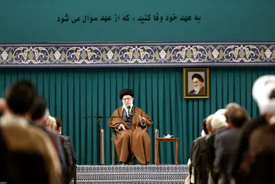 رهبر انقلاب سران