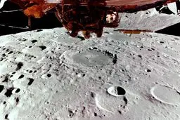 تصاویر فرود اولین فضاپیمای خصوصی بر روی ماه