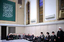 عکس دیدار خانواده‌های شهدای خدمت با رهبر انقلاب