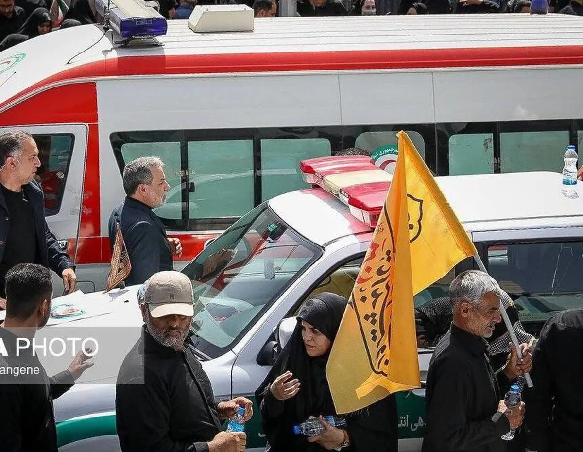 وقتی عراقچی کنار پیکر قهرمانان ایران ایستاد | فیلمی که وایرال شد