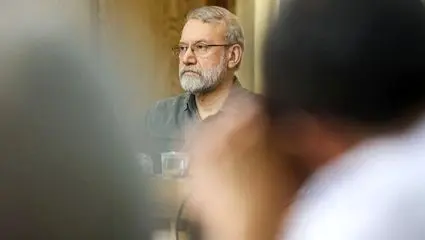 لاریجانی : ایران زیر بار حرف مفت تسلیم نمی رود