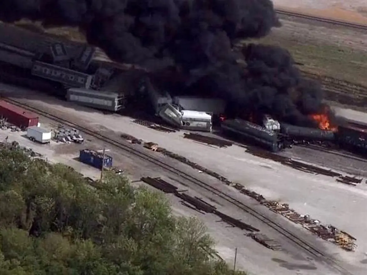 تصاویر انفجار در قطار حامل مواد شیمیایی خطرناک در آمریکا