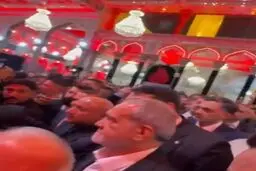تصاویری از حضور رئیس‌جمهور در حرم امام حسین(ع)