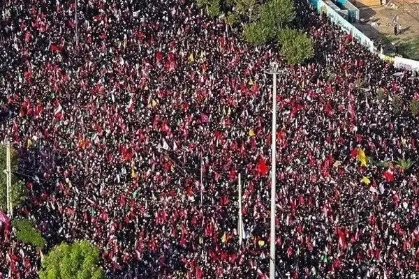 تشییع میلیونی امام شهید به روایت رویترز