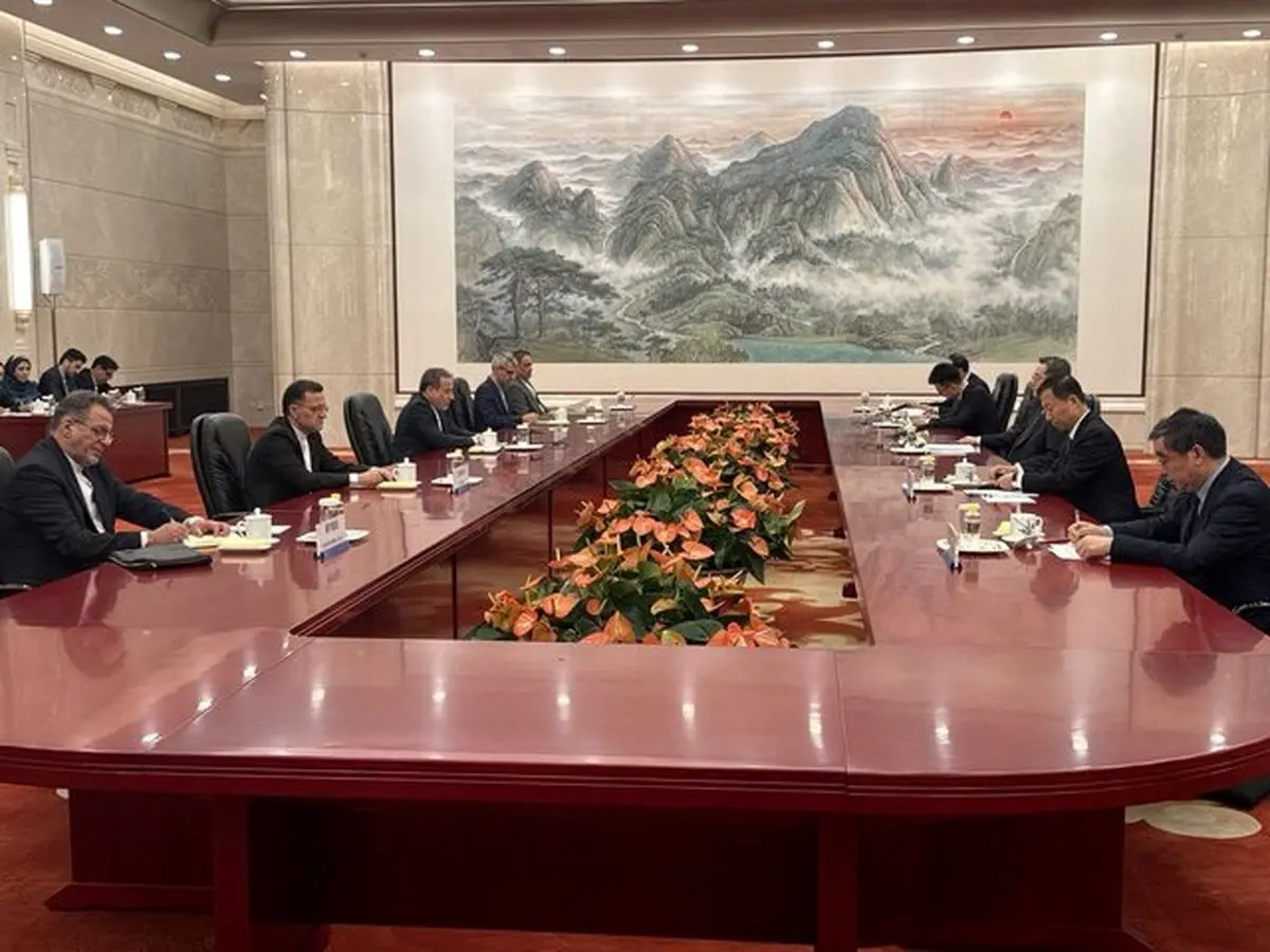 گزارش توئیتری سفیر ایران از دیدار عراقچی با یک مقام ارشد چین