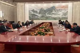 گزارش توئیتری سفیر ایران از دیدار عراقچی با یک مقام ارشد چین