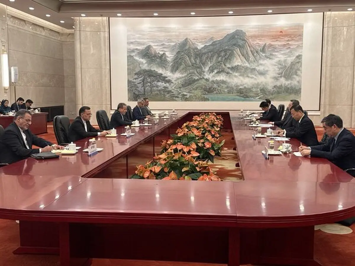 گزارش توئیتری سفیر ایران از دیدار عراقچی با یک مقام ارشد چین