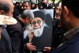 اقدام انسان دوستانه فرزند امام جمعه شهید تبریز؛ آزادی ۱۰ زندانی