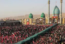 فیلم هوایی از جمعیت عظیم در نماز و تشییع پیکر قائد شهید