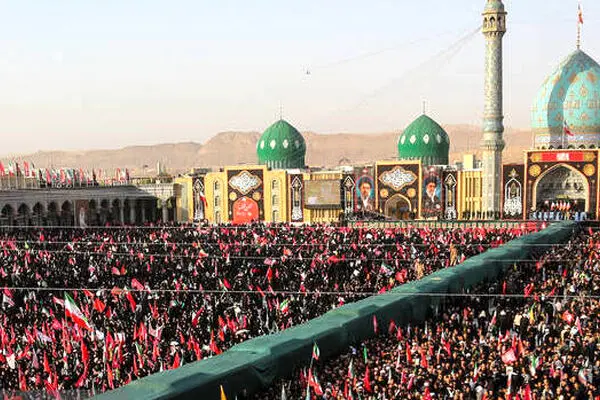فیلم هوایی از جمعیت عظیم در نماز و تشییع پیکر قائد شهید