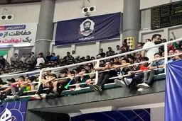 عجیب‌ترین تماشاگران ارومیه: بین زمین و آسمان!