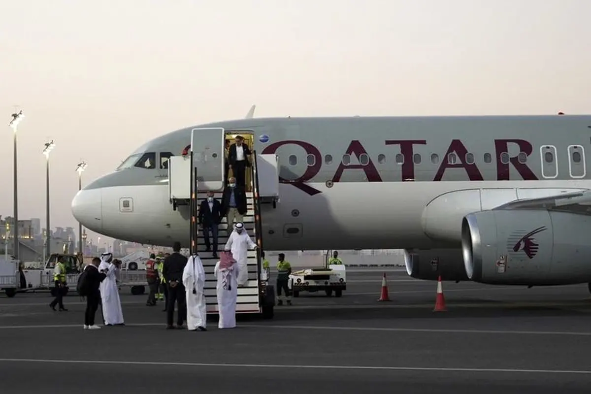 نخستین تصویر از زندانیان آزاد شده آمریکایی در هواپیما