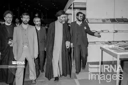 تصاویر بازدید رهبر انقلاب از نمایشگاه کتاب