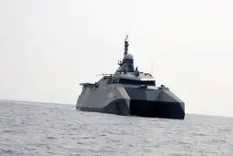 شلیک موشک‌ کروز از ناوهای شهیدان باقری و صیاد شیرازی