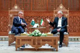 اصلاح مترجم انگلیسی توسط پزشکیان در حضور شهباز شریف