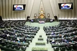 وزیر کار به نمایندگان پاسخ می‌دهد