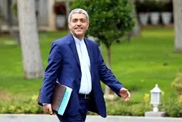 کناره‌گیری علی طیب‌نیا از دولت: چهره اقتصادی مهم از قطار دولت پیاده شد