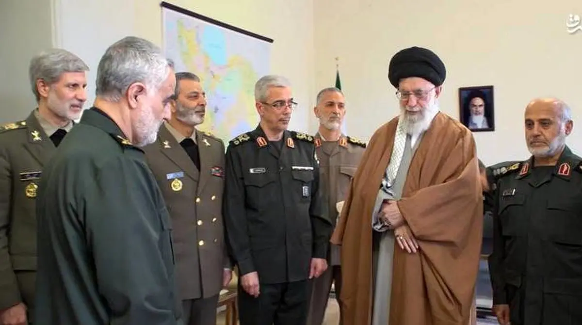 تصویر سه سپهبد شهید در کنار فرمانده معظم کل قوا 