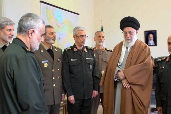 تصویر سه سپهبد شهید در کنار فرمانده معظم کل قوا 