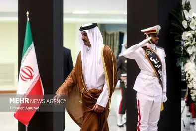 ادای احترام مقامات کشورها