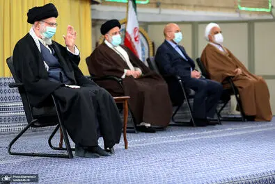 رهبر انقلاب سران نظام