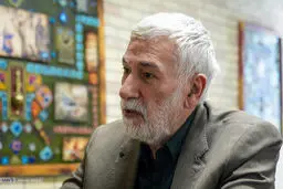 تیم مذاکره کننده با زبان فارسی گفت و گو کند