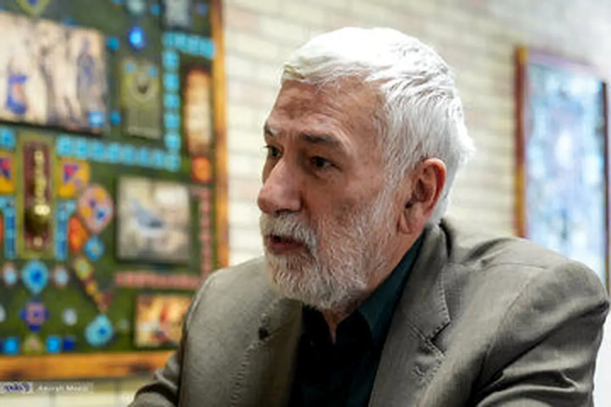 تیم مذاکره کننده با زبان فارسی گفت و گو کند