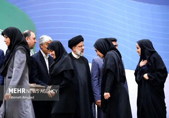 تجلیل از قهرمانان