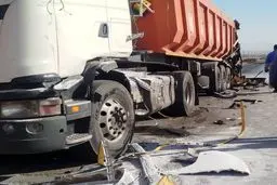 تصادف مرگباز زنجیره ای خودروها در یزد + فیلم