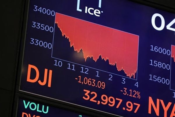 بازار سهام آمریکا بار دیگر قرمز پوش شد