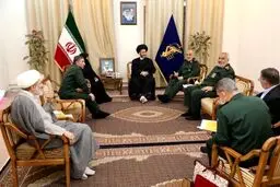 فرماده کل سپاه: ترویج فرهنگ ایثار و شهادت به عنوان رسالت بازماندگان شهدا