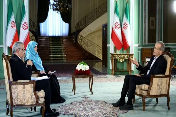 رئیس‌جمهور:ما روی گنج خوابیده ایم،نباید مردم ما گرسنه بمانند