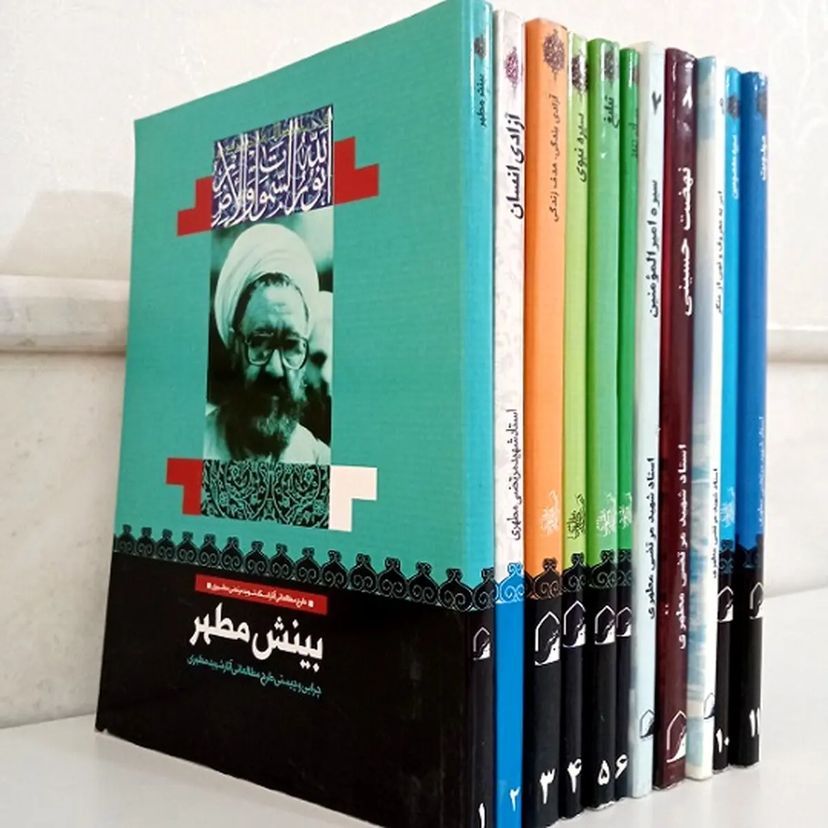 مطالعه کتاب‌های؛ مطهری و شریعتی و.. در افغانستان ممنوع شد!