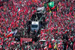 توصیف یک کلمه ای خبرنگار ایتالیایی از تشییع پیکر رهبر شهید