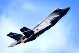 رهگیری و تعقیب دیدنی‌جنگنده F15C توسط F35 