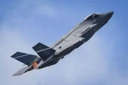 رهگیری و تعقیب دیدنی‌جنگنده F15C توسط F35 