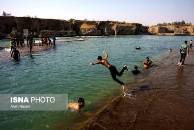 شنا در رودخانه