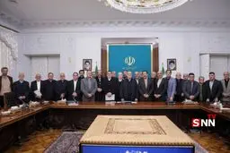 تصاویر جلسه رئیس‌جمهور و فعالان اقتصادی با حضور همتی