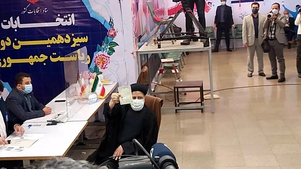 مستقل آمده‌ام و حضور نافی حضور هیچکس نیست