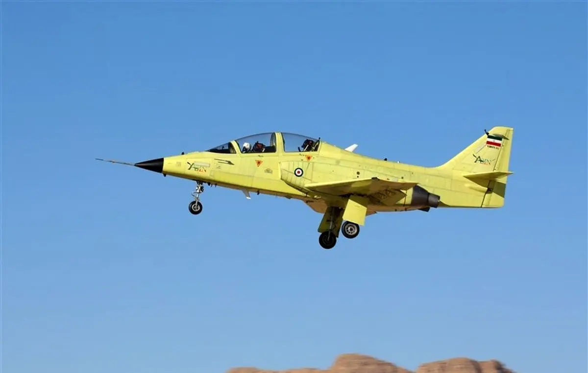 بازدید فرمانده کل ارتش از تست پروازی جت یاسین