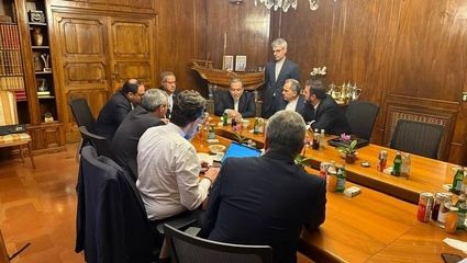 اولین فیلم از هیئت دیپلماتیک و کارشناسی ایران امروز در عمان