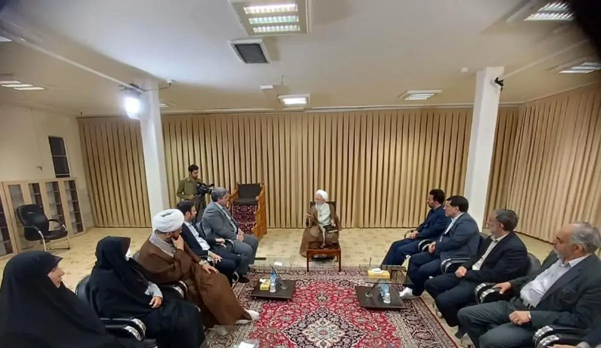 آیت‌الله جوادی آملی: باید با مخالفان هم گفتگو کرد