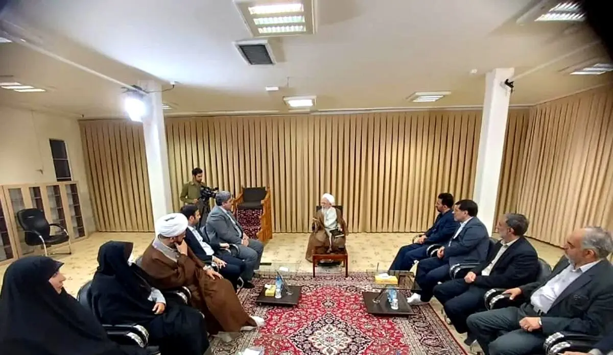آیت‌الله جوادی آملی: باید با مخالفان هم گفتگو کرد