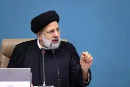 رئیسی در جاده‌ای قرار دارد که احمدی نژاد در انتهای آن است